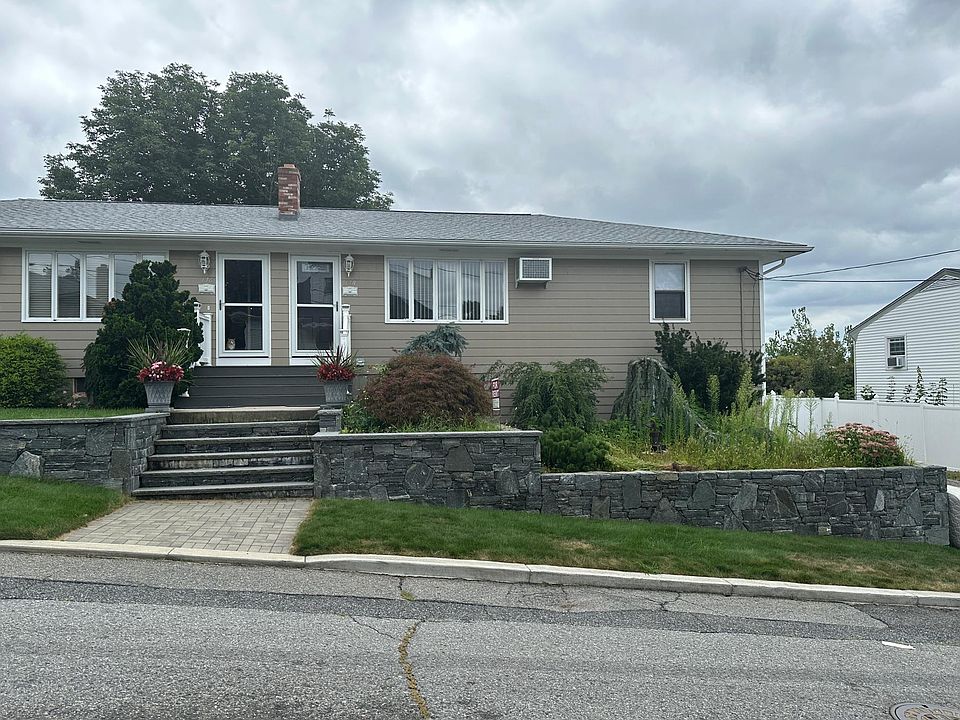 1st image of 178 Bracken St