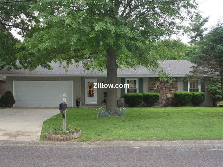 1138 S Paula Ave — Photo 1