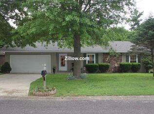 1138 S Paula Ave, Springfield, MO 65804