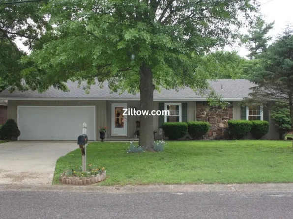 1138 S Paula Ave, Springfield, MO 65804