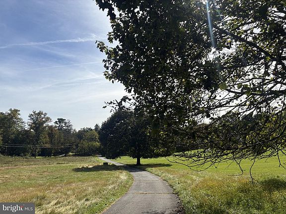 4th image of 17858 Bowie Mill Rd