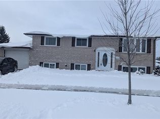131 Thunderbird Dr, Cambridge, ON N1R 6H2