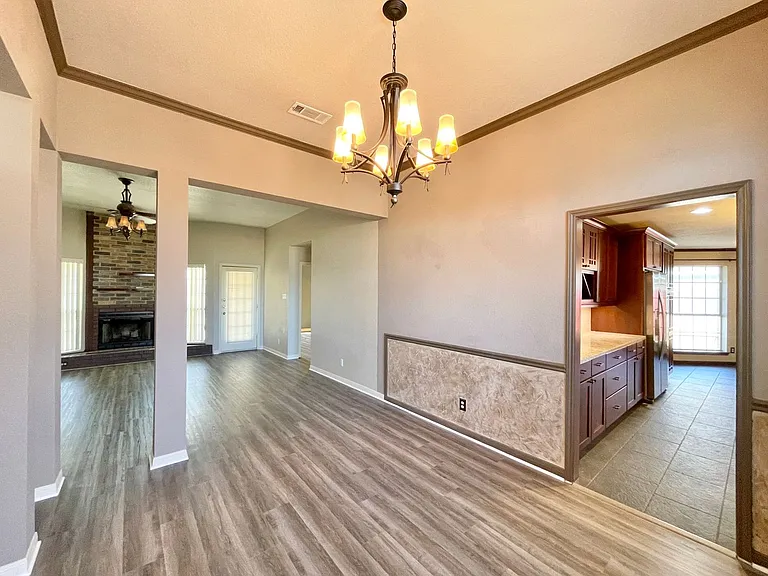 2404 Southport Dr — Photo 7