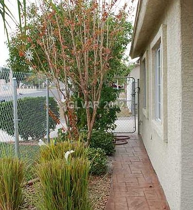 2nd image of 7016 Oakhurst Ave