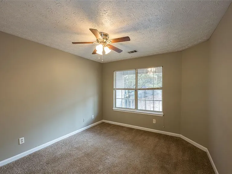 4838 Westridge Dr — Photo 15
