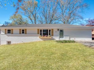 1073 SW Canterbury Ln, Abingdon, VA 24210