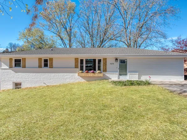 1073 SW Canterbury Ln, Abingdon, VA 24210