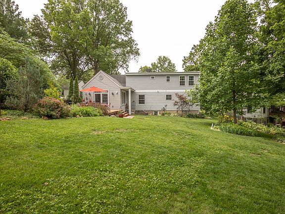 2nd image of 825 Brookside Dr