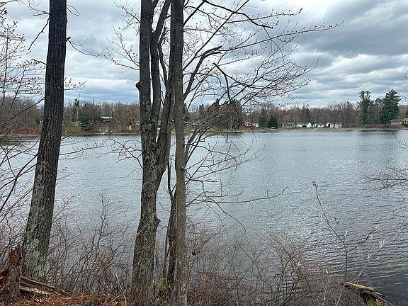 2nd image of 2120 Deer Lake Rd