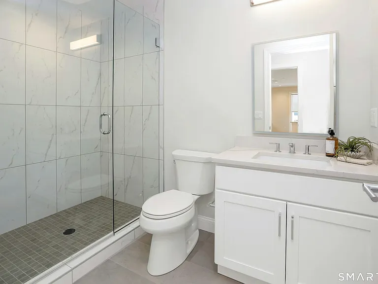 340 Heights Rd #211 — Photo 6