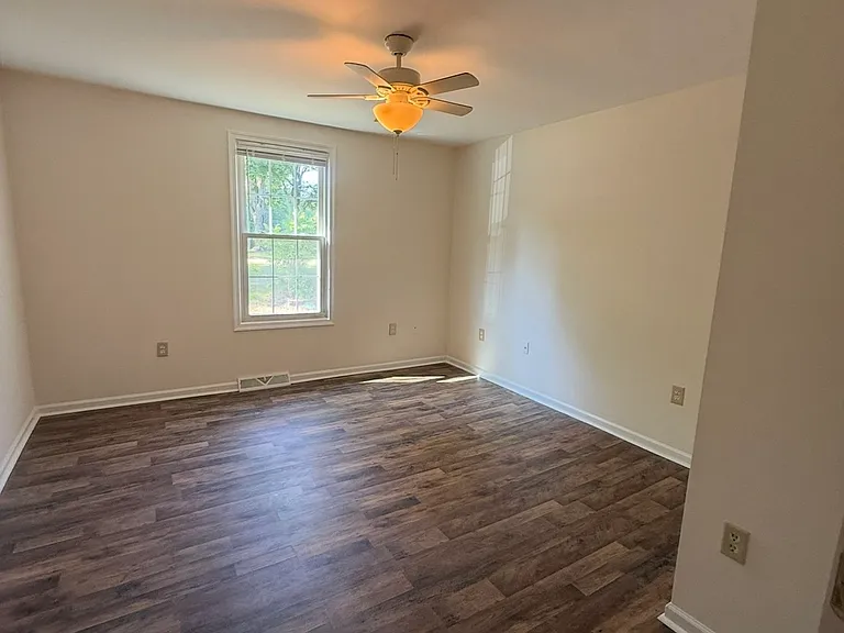 Joy Cir — Photo 5