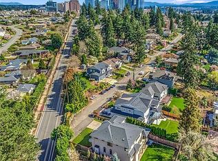9214 NE 5th St, Bellevue, WA 98004