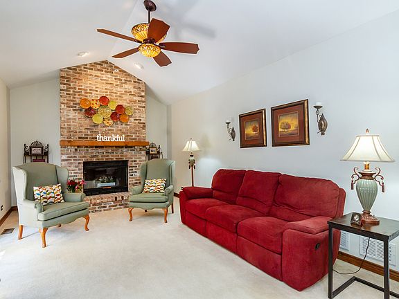 4th image of 726 Newberry Dr