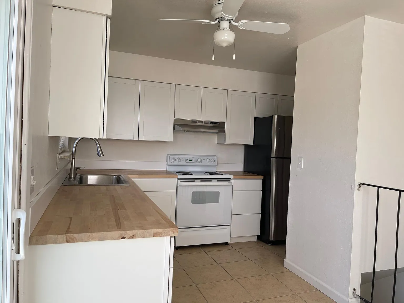 16832 E 13th Ave — Photo 3