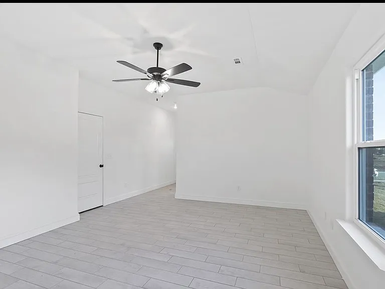 1512 Lowery St — Photo 5