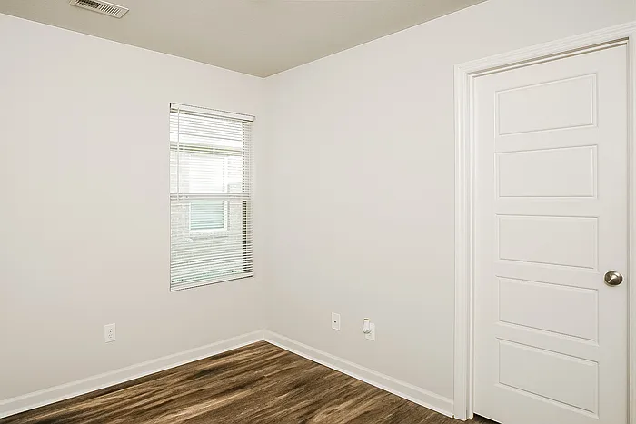 207 Sedgewick Dr — Photo 10