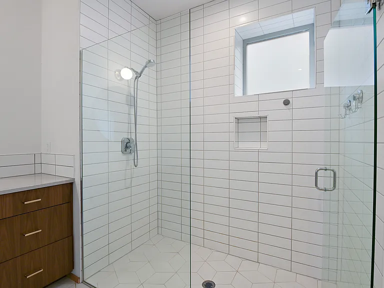 2336 W 1st Ave — Photo 55