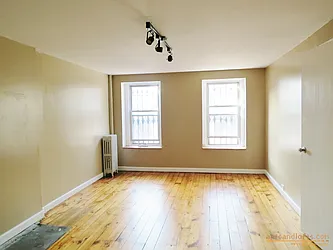 Rented by aptsandlofts.com