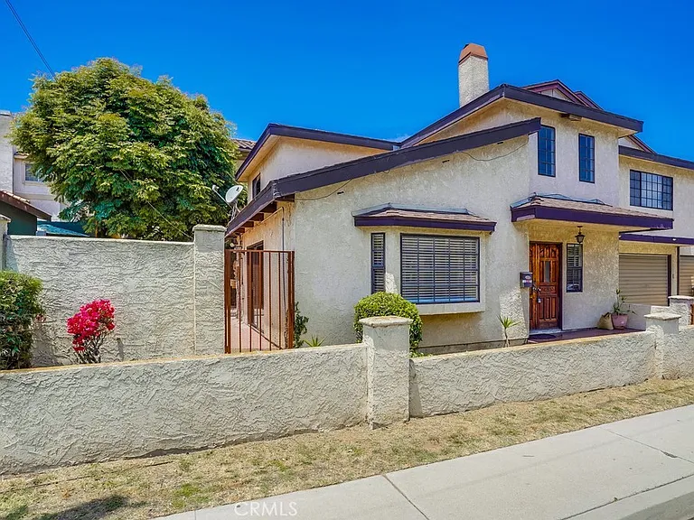1307 Mackay Ln — Photo 2