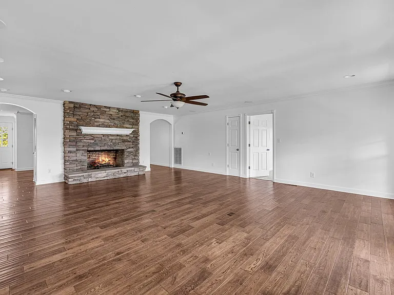 4861 Bethesda Rd — Photo 10