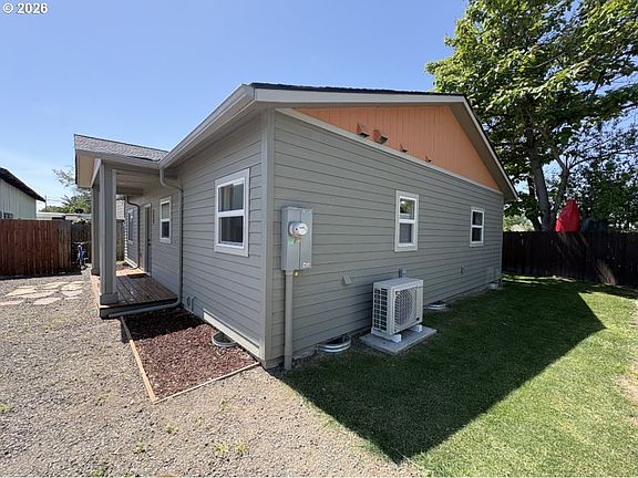 4th image of 905 Cowl St