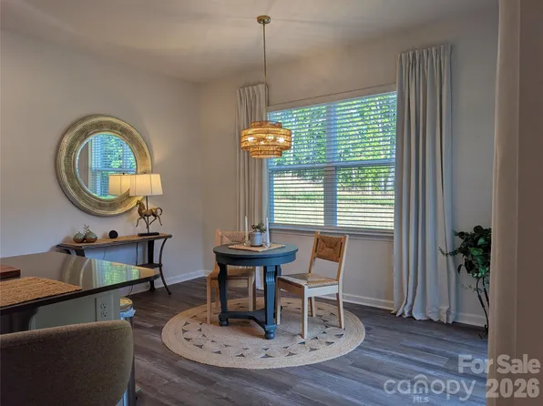 1334 37th Avenue Ln NE, Hickory, NC 28601