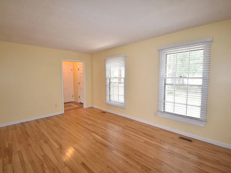 333 McFadyen Dr — Photo 3