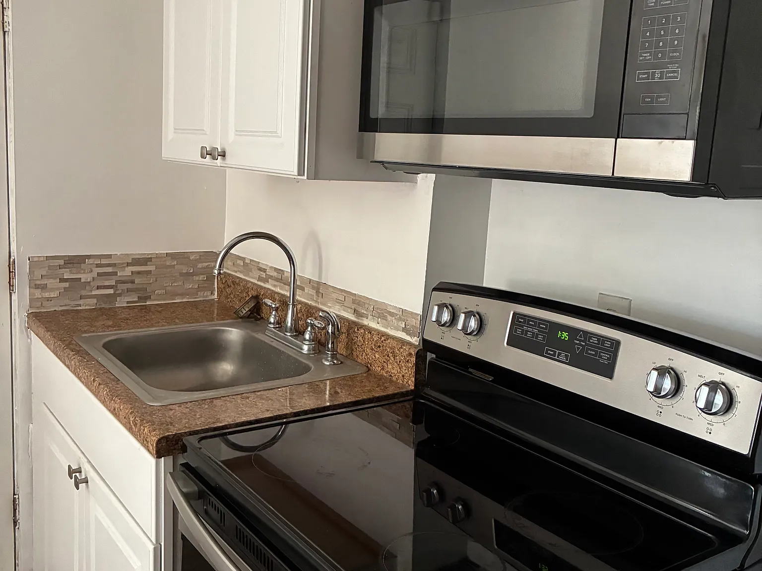 2 bed, 858 sqft, $1,300 — Photo 4