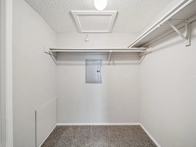 Cedar Park Apartments — Photo 20