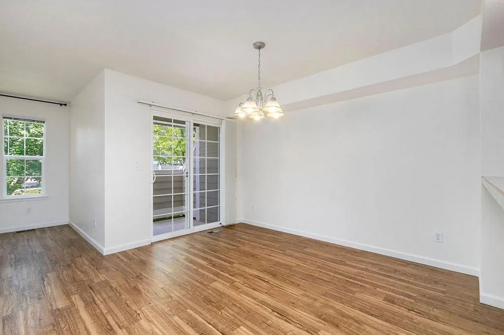 2075 Tonopas Ct, 103 — Photo 3