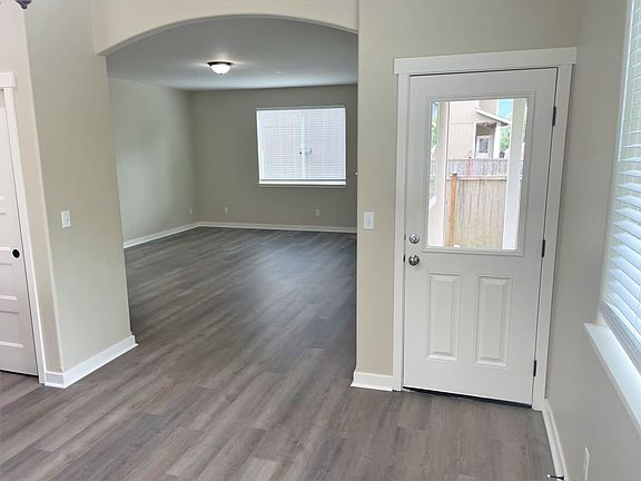 3rd image of 5020 Madison Heights Ct SE