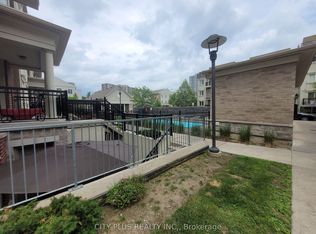 17 Coneflower Cres #221, Toronto, ON M2R 0A5
