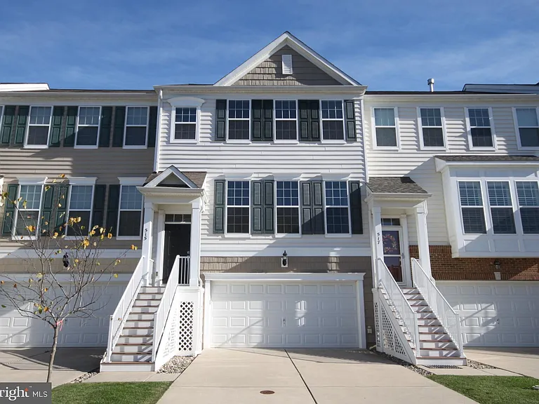 515 Ellison Dr — Photo 1