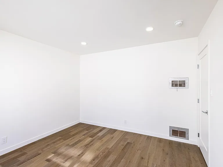 1026 6th St #1028D — Photo 8