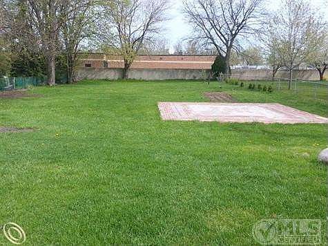 1/2 Acre - 295 feet Deep