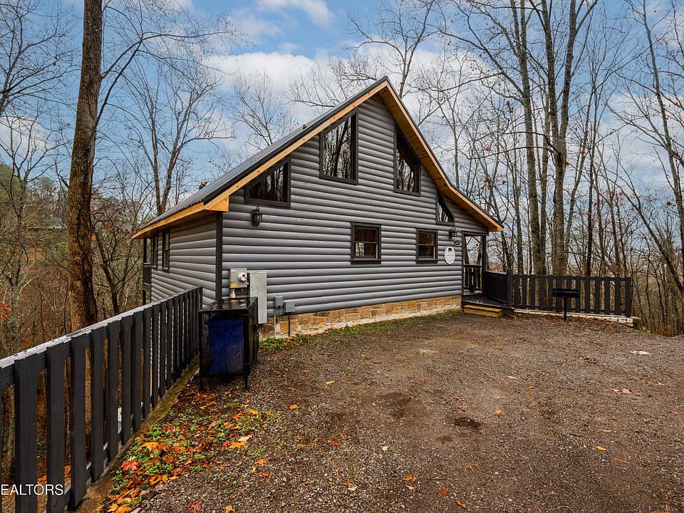 2633 Whipoorwill Hill Way, Sevierville, TN 37862 | MLS #1326659