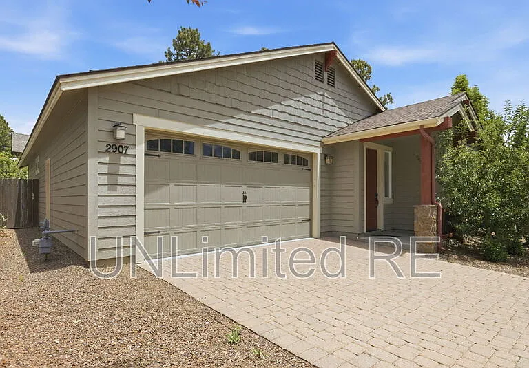2907 W Presidio Dr — Photo 3