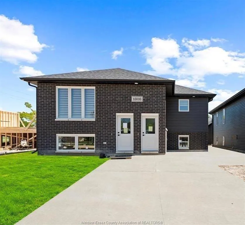 3 bed, $2,400 — Photo 1