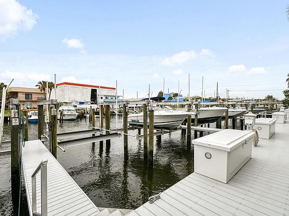 2nd image of 108 Paradise Harbour Boulevard