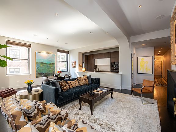 4th image of 6 N Michigan Ave #1311R