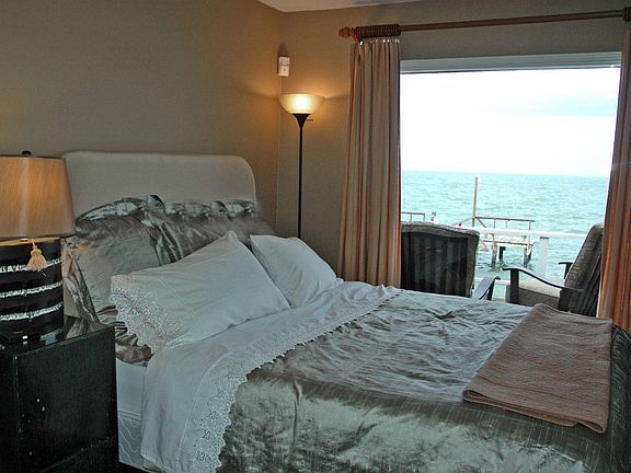 3rd image of 1852 Bay Shore Dr