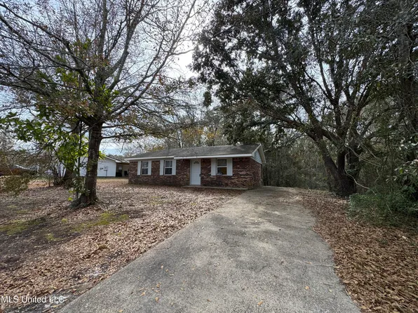 234 Hunter Dr, Ocean Springs, MS 39564