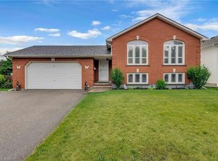 5 Passmore Ct, Brantford, ON N3S7V3
