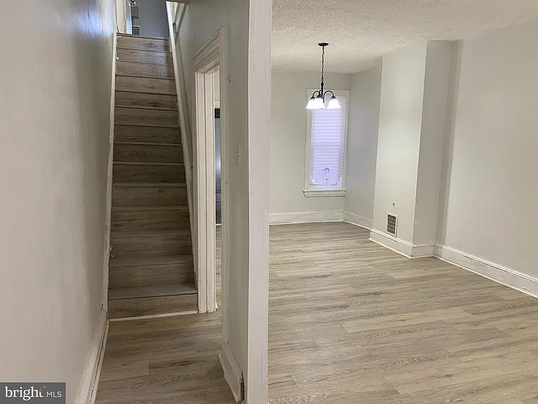 6033 Kershaw St — Photo 12