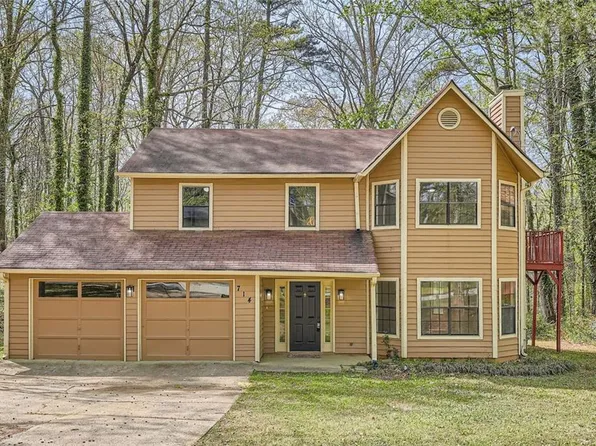 714 Post Road Dr, Stone Mountain, GA 30088