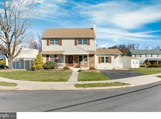 2 Pheasant Ln, Hamilton, NJ 08690