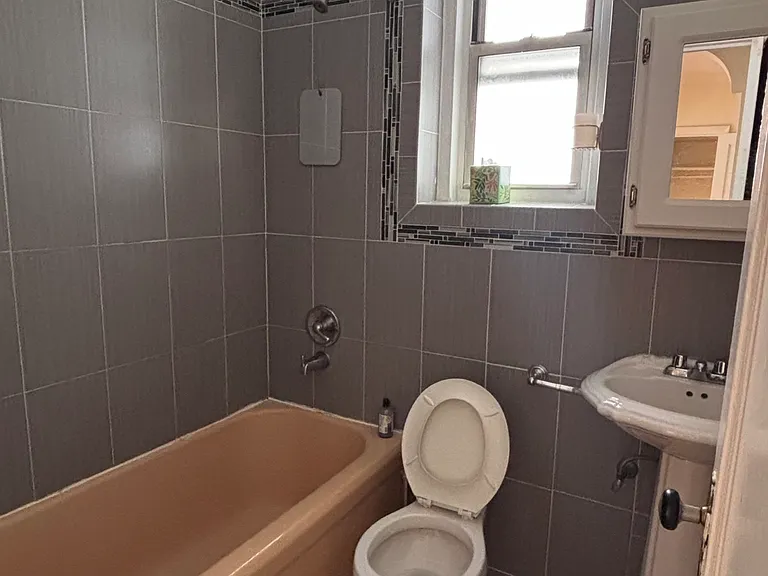 11420 Queens Blvd #5 — Photo 6