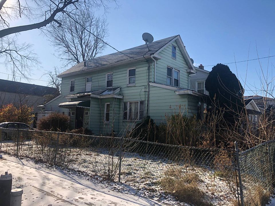 2nd image of 10402 215th St