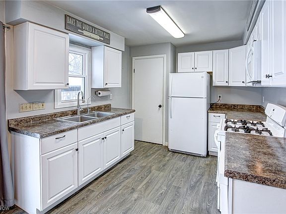 3rd image of 6815 Middlebrook Blvd