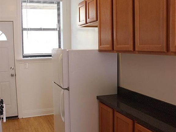 4th image of 819 W Waveland Ave #1south